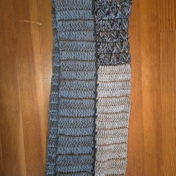 Winter gray grey knitted scarf - Picture 5 of 6